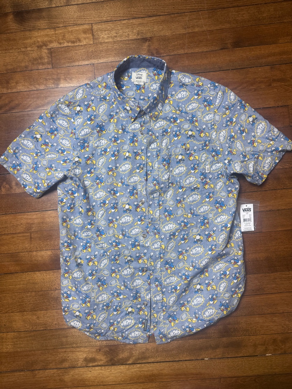 Vans x Disney NWT Donald Duck AOP Men’s Blue Graphic Short-Sleeve Shirt Size Med